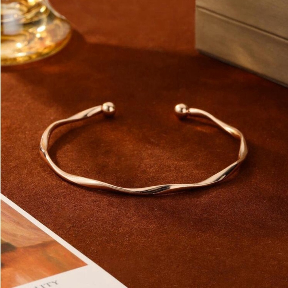 ⚠️Clearance Rose Gold Twist Cuff Bracelet SS - Picture 3 of 3
